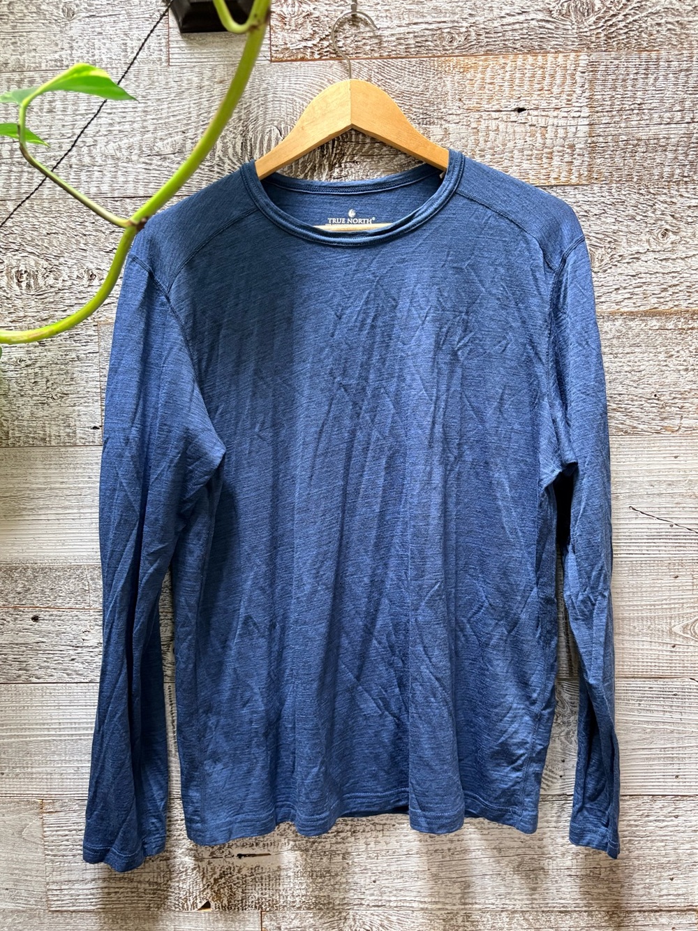 True North | FLAW 100% Merino Wool Fitted LS Base Layer Crewneck - Men's L, Blue